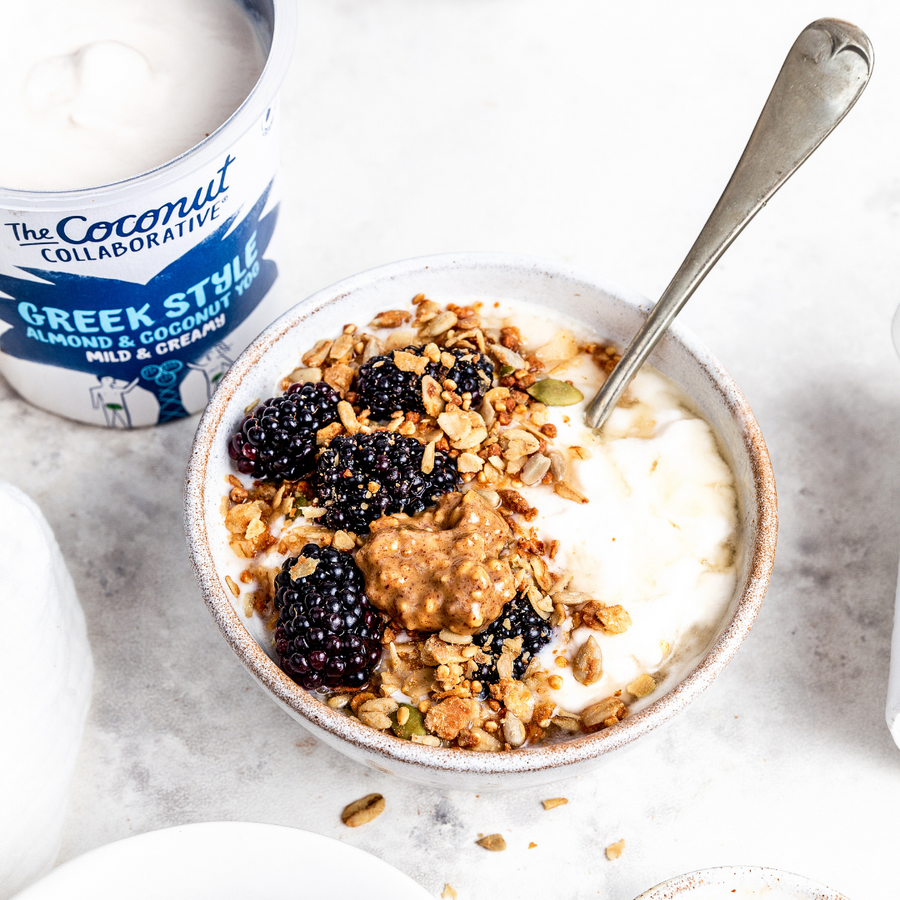 Greek Yog Brekkie Bowl – The Coconut Collaborative