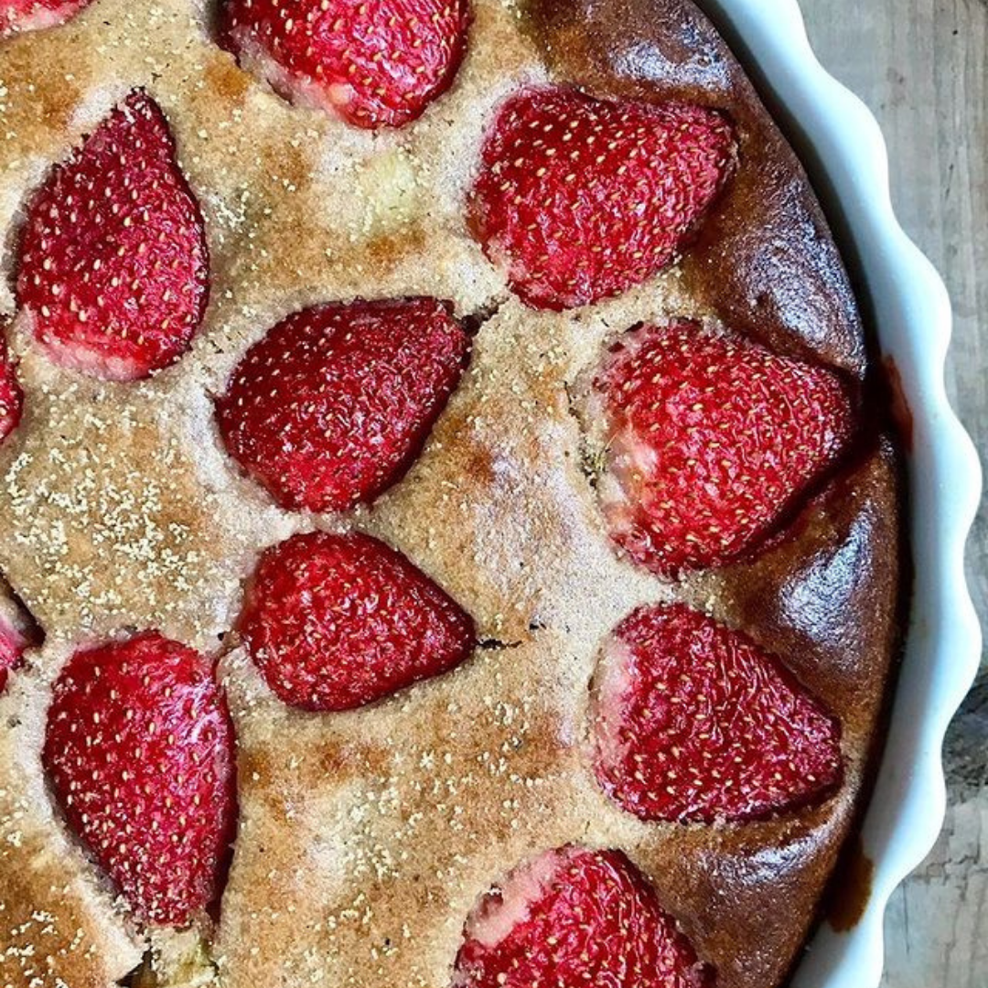 @happyyogakitchen - Strawberry & Rhubarb Cake